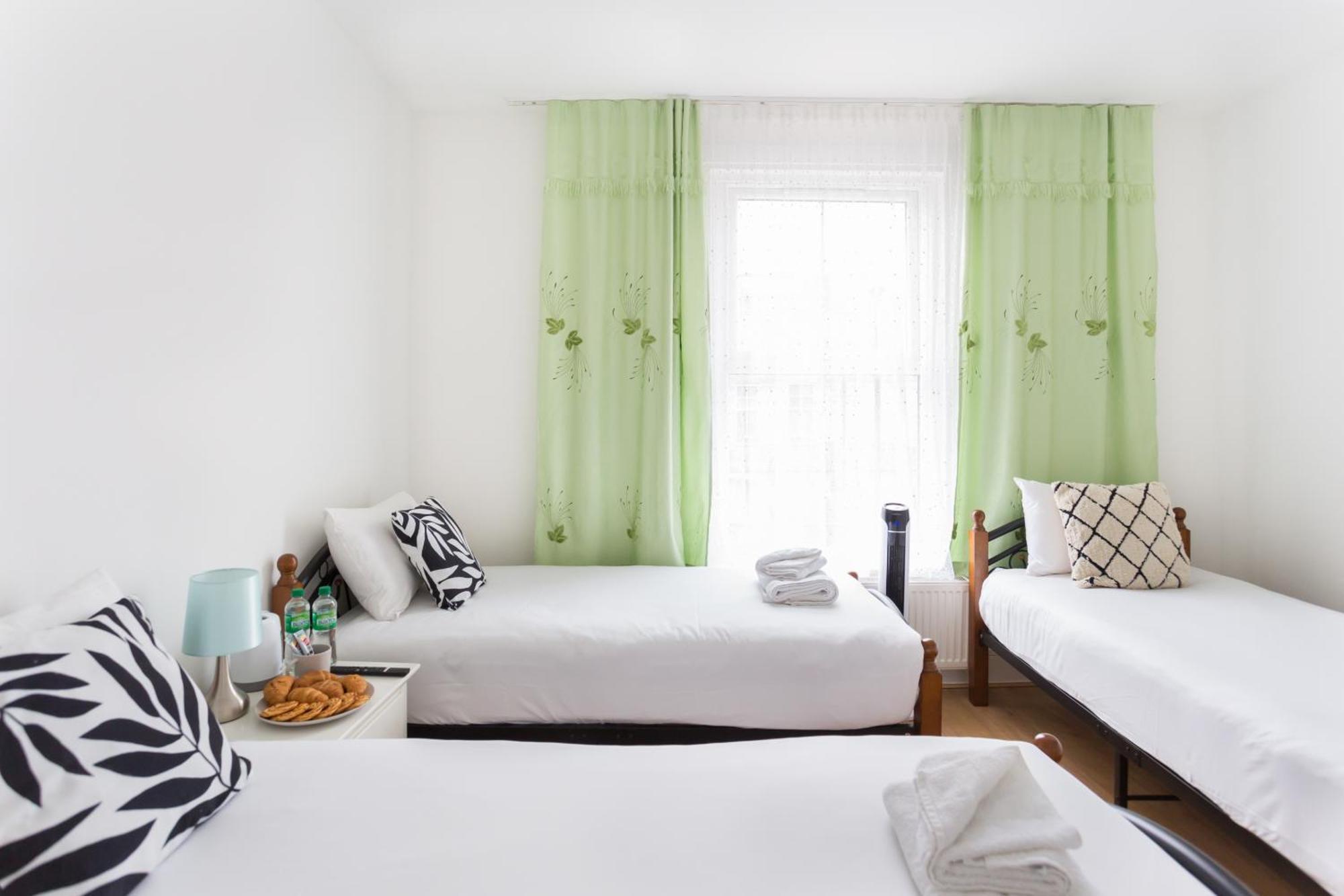 Wood Green Budget Rooms - Next To Mall & Metro Station - 10 Min To City Center London Exterior foto