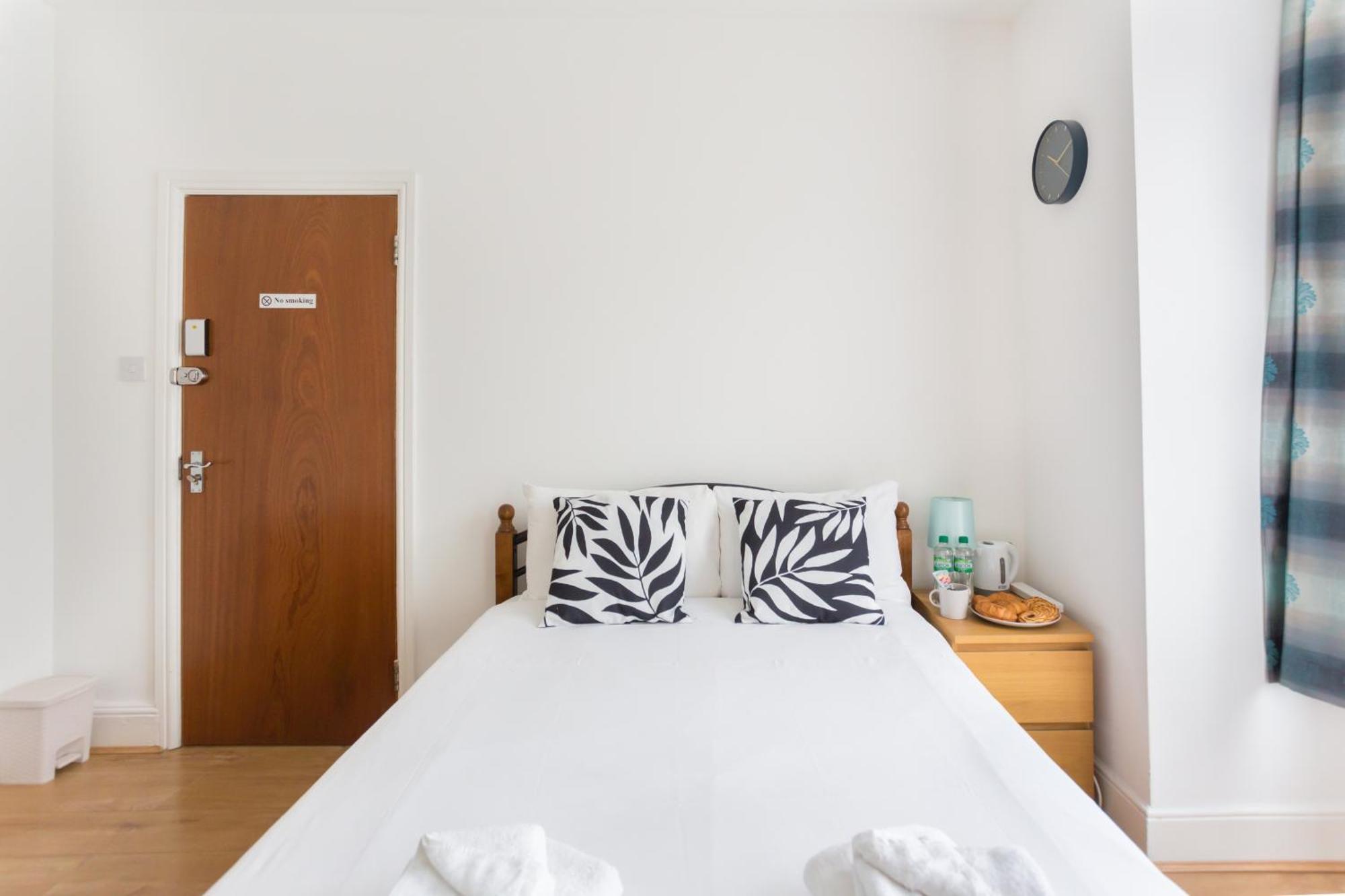 Wood Green Budget Rooms - Next To Mall & Metro Station - 10 Min To City Center London Exterior foto