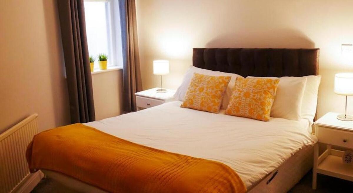 Wood Green Budget Rooms - Next To Mall & Metro Station - 10 Min To City Center London Exterior foto