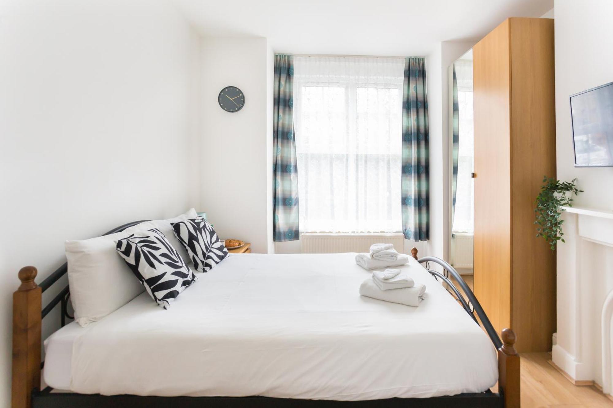 Wood Green Budget Rooms - Next To Mall & Metro Station - 10 Min To City Center London Exterior foto