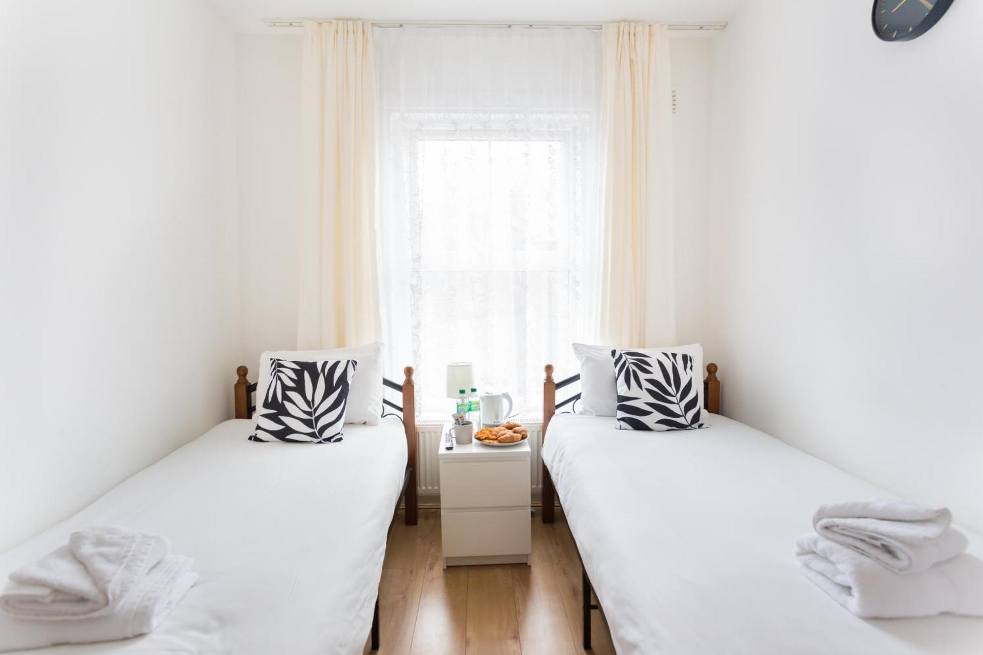 Wood Green Budget Rooms - Next To Mall & Metro Station - 10 Min To City Center London Exterior foto