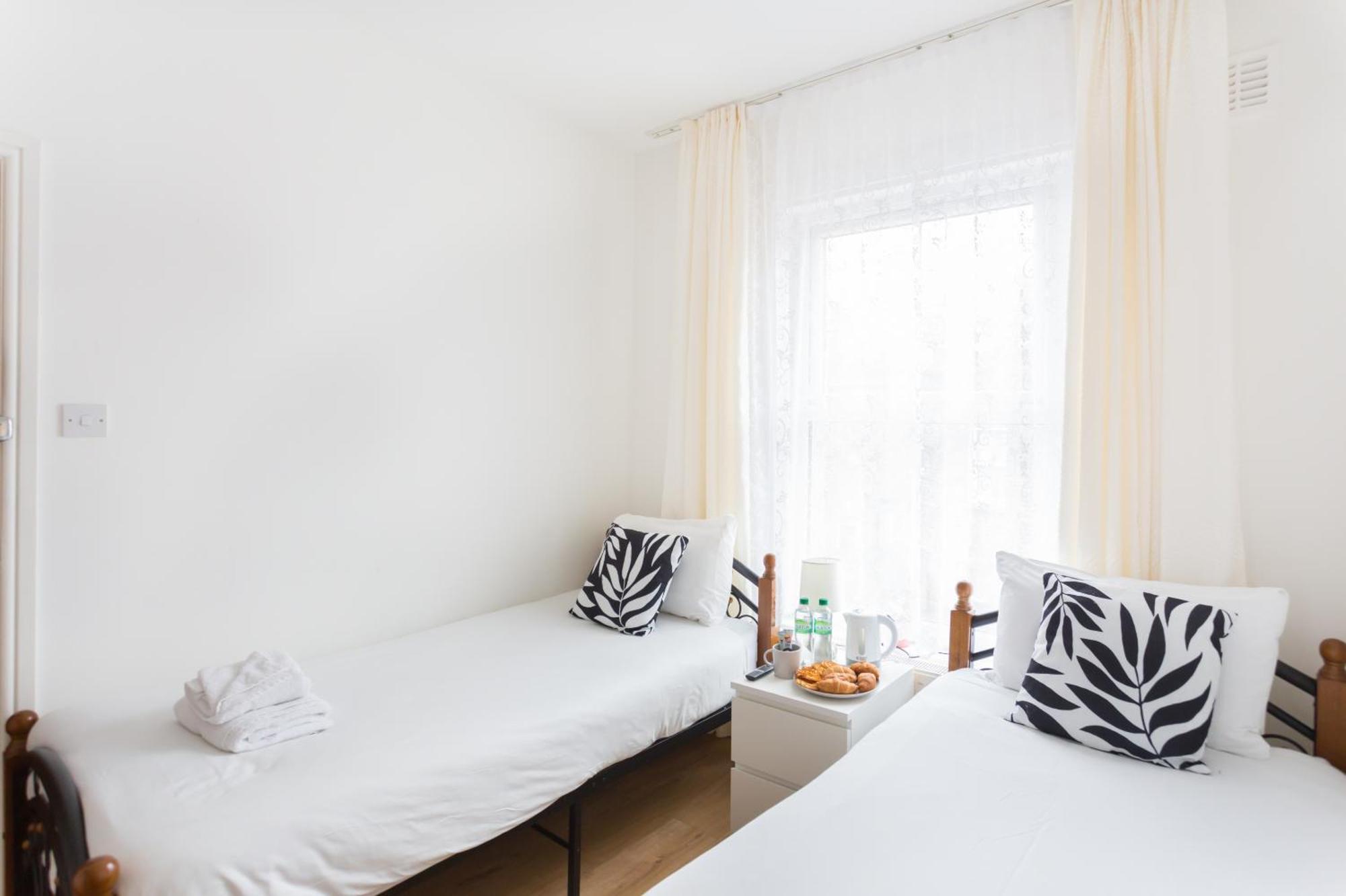 Wood Green Budget Rooms - Next To Mall & Metro Station - 10 Min To City Center London Exterior foto