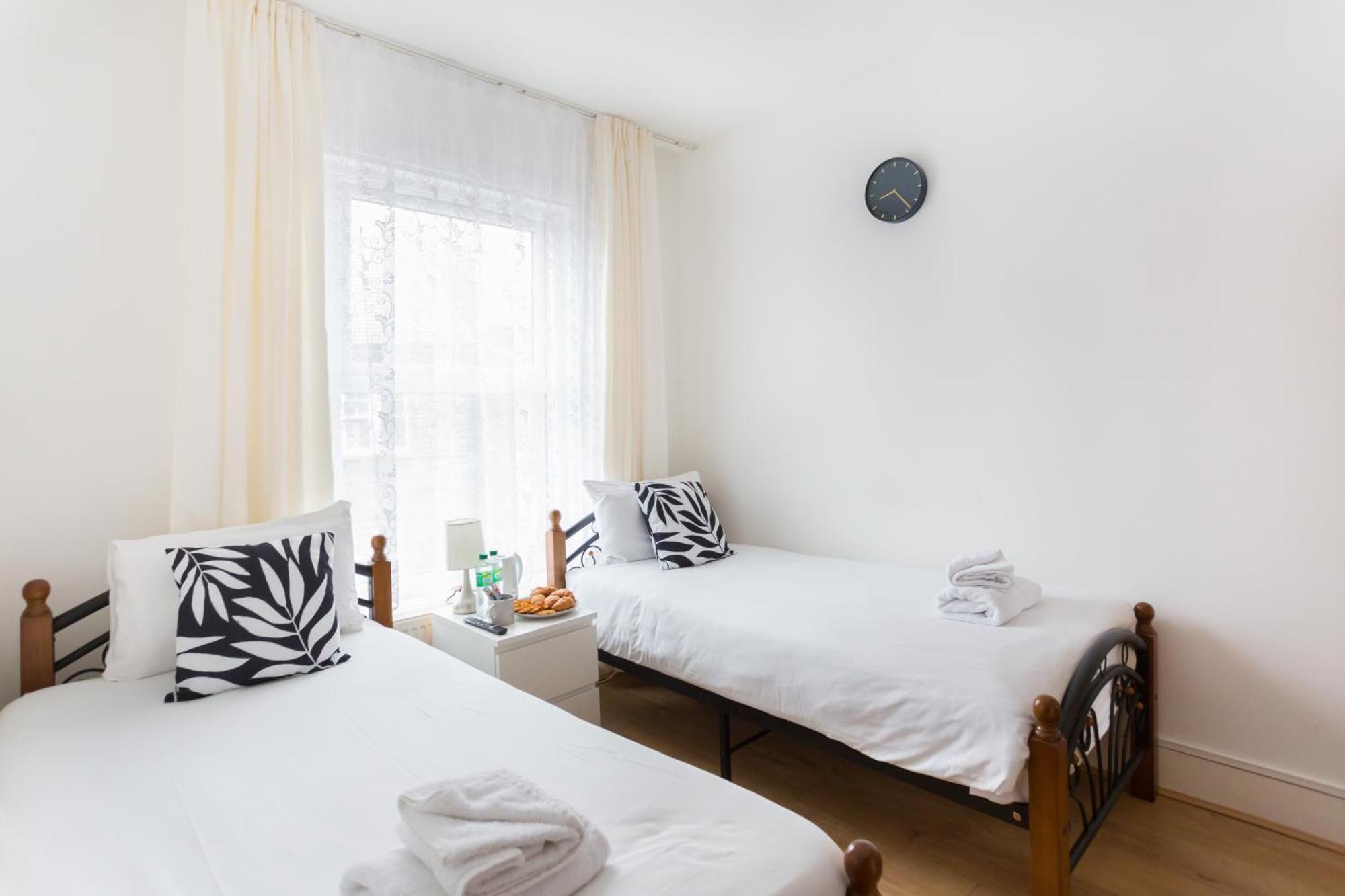 Wood Green Budget Rooms - Next To Mall & Metro Station - 10 Min To City Center London Exterior foto