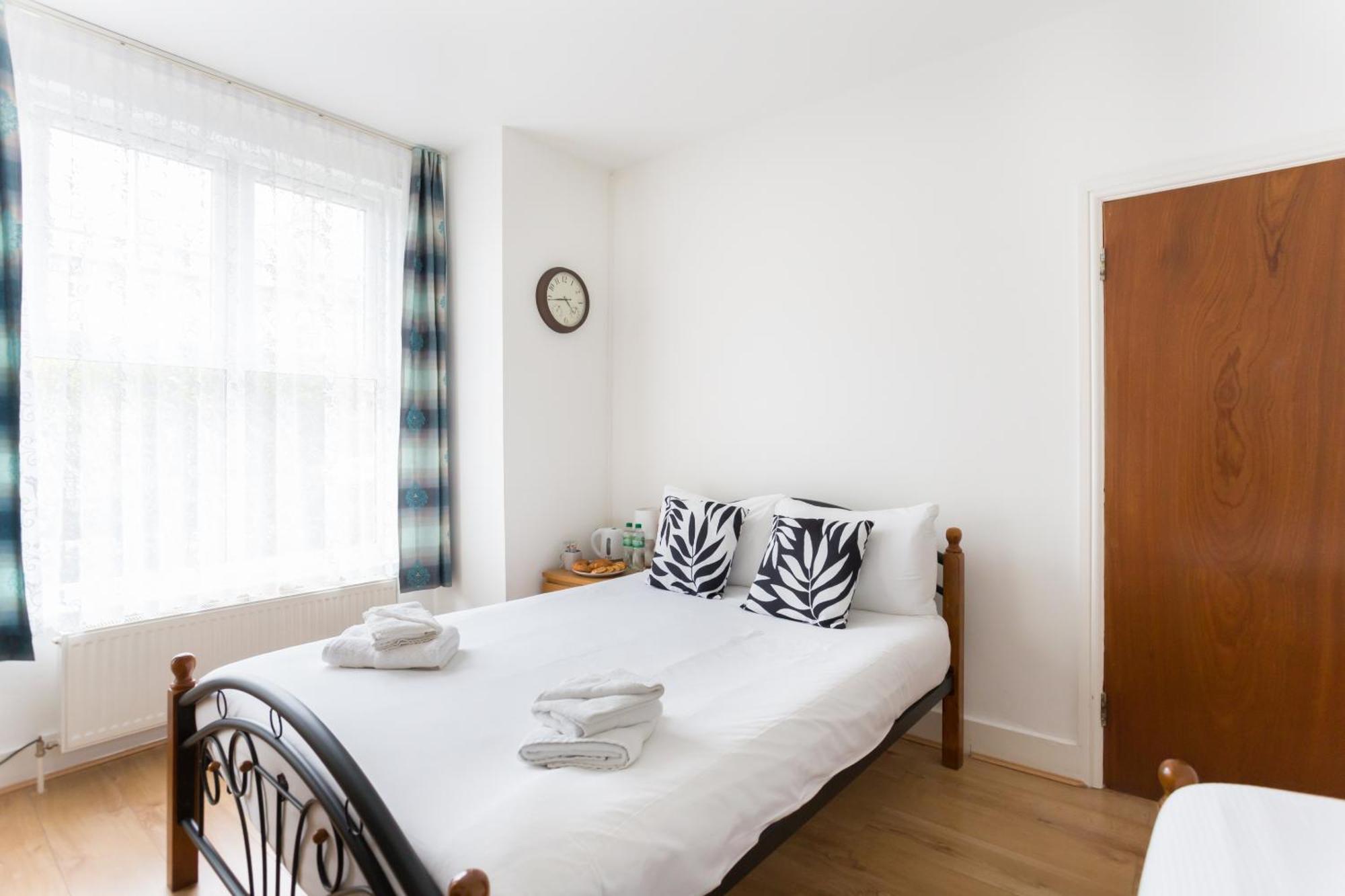 Wood Green Budget Rooms - Next To Mall & Metro Station - 10 Min To City Center London Exterior foto