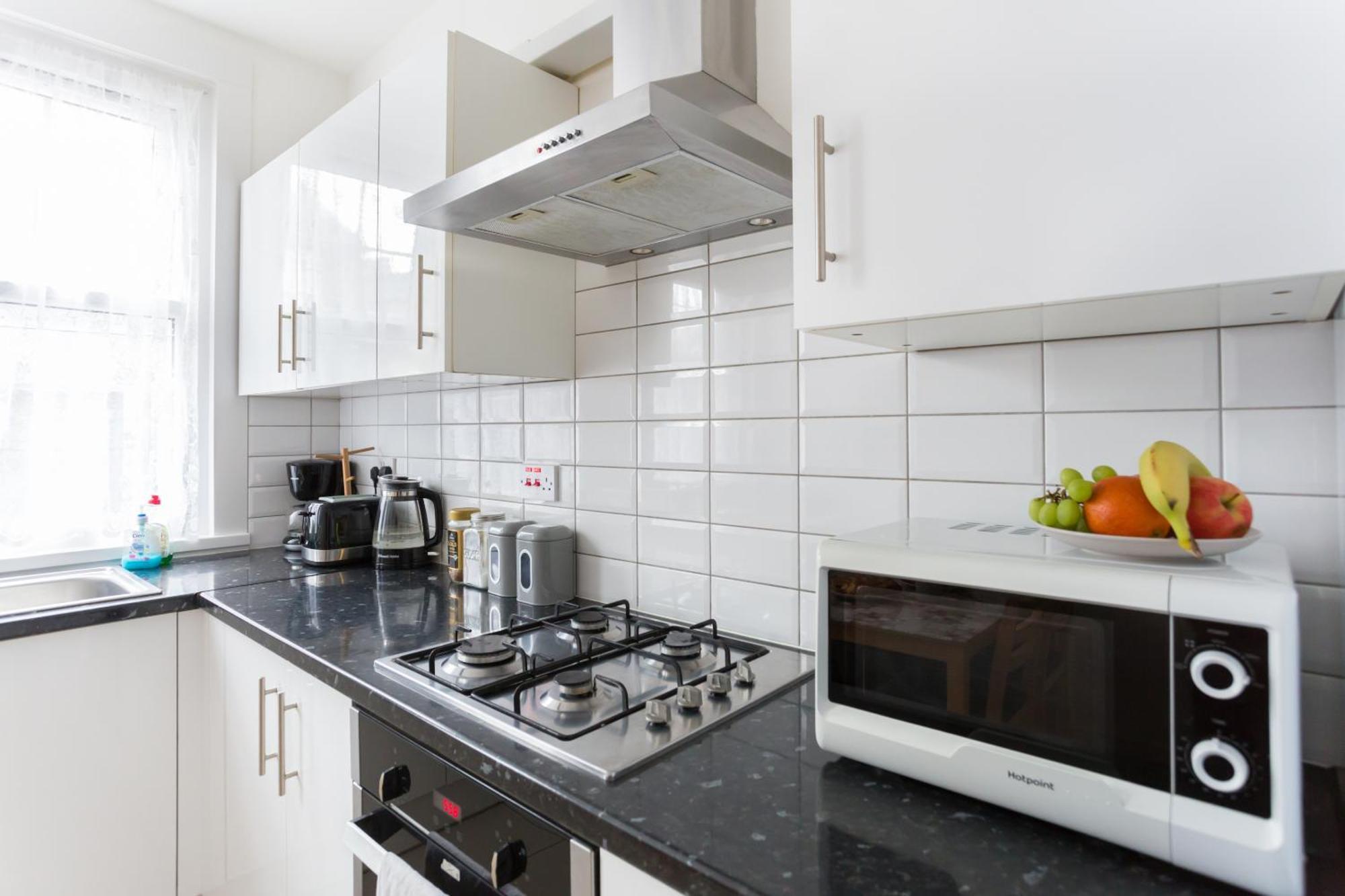 Wood Green Budget Rooms - Next To Mall & Metro Station - 10 Min To City Center London Exterior foto